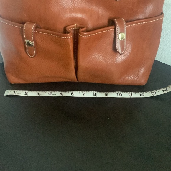 Dooney & Bourke Vintage Tan Leather Tote with Structured Design - Picture 8 of 10